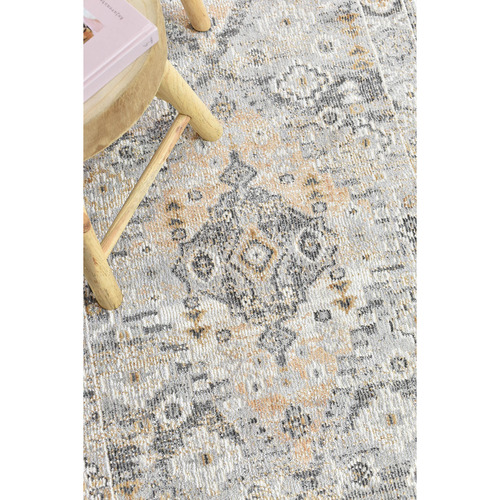 Mustard Danial Runner