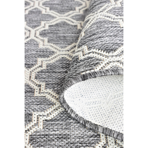 Frayed Indoor/Outdoor Rug