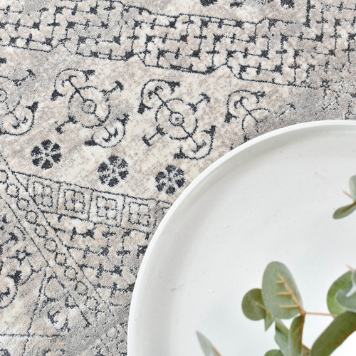 Lochlan Cobble Traditional Rug