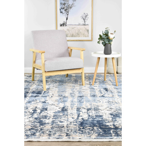 Denim Malenia Traditional Rug
