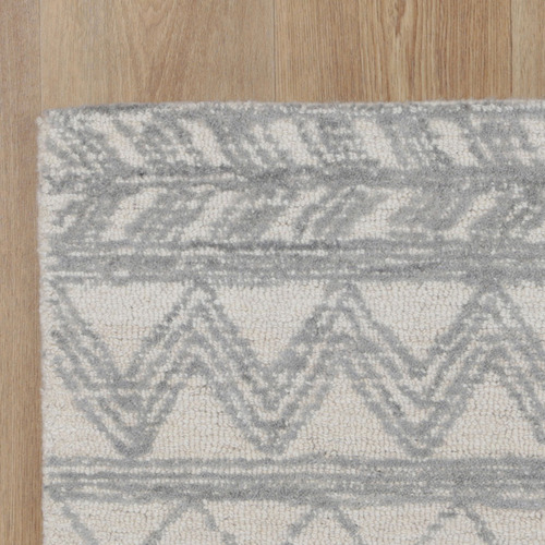 Grey Posy Zulu Power-Loomed Rug