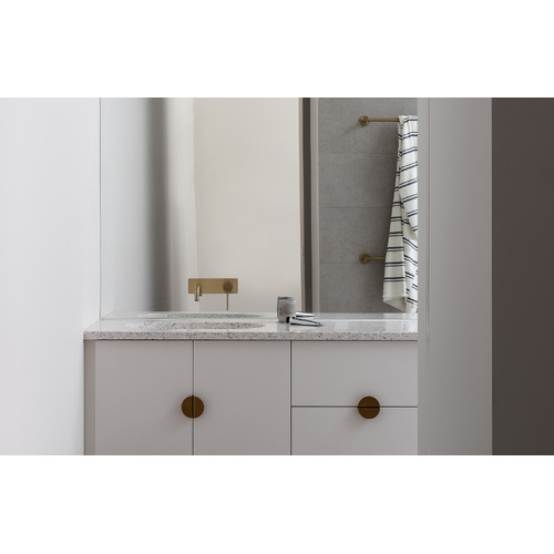Round-Radii-Single-Bar-Brass-Towel-Rail