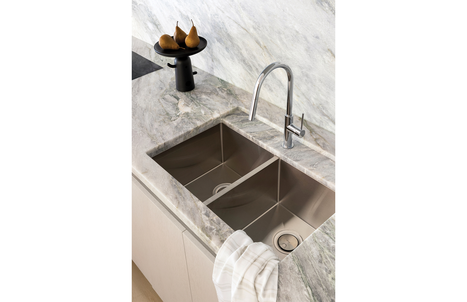 Vivid Slimline Pull-Out Sink Mixer