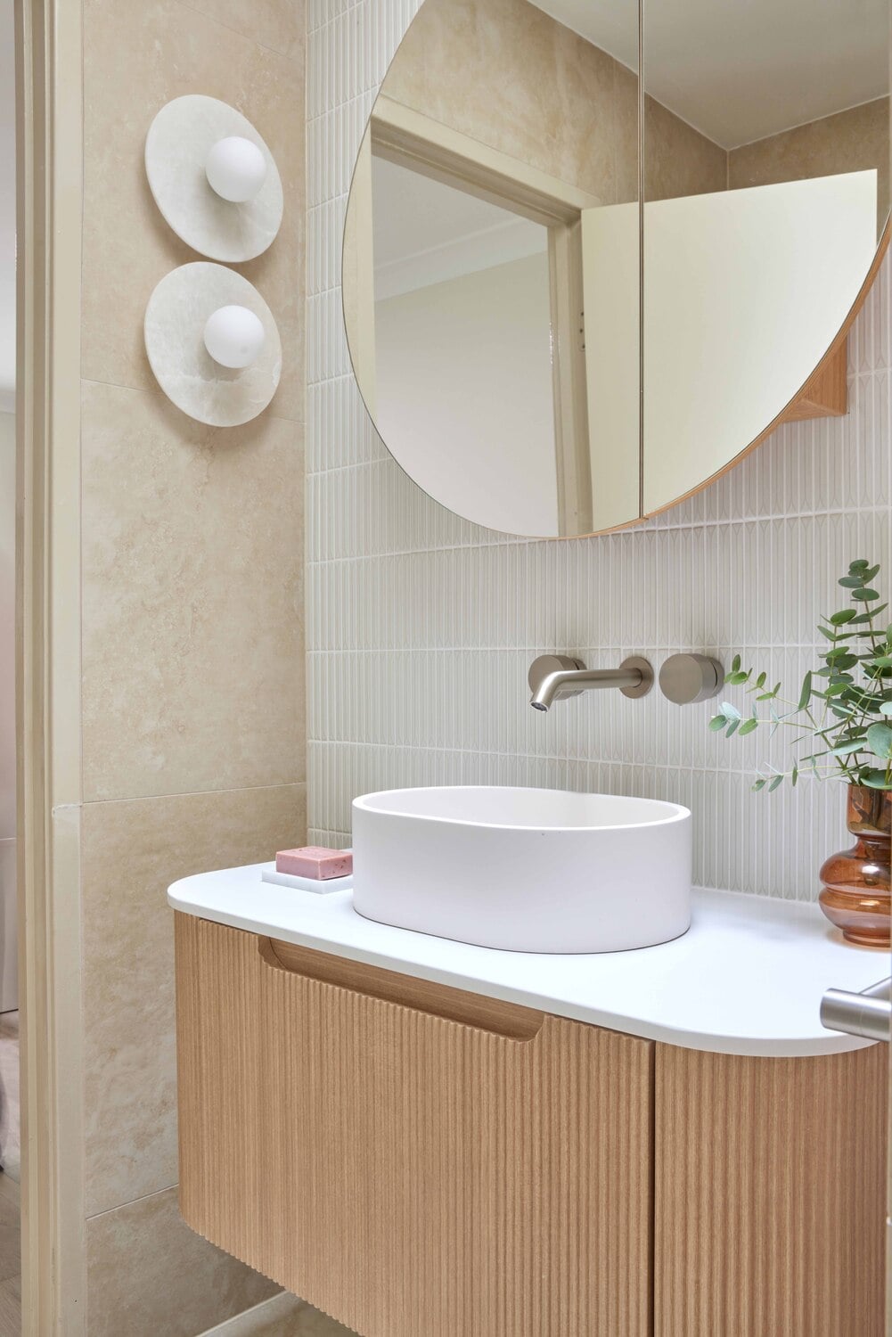 Airlie-900mm-Wall-Hung-Single-Vanity-with-Quartz-Stone-Countertop