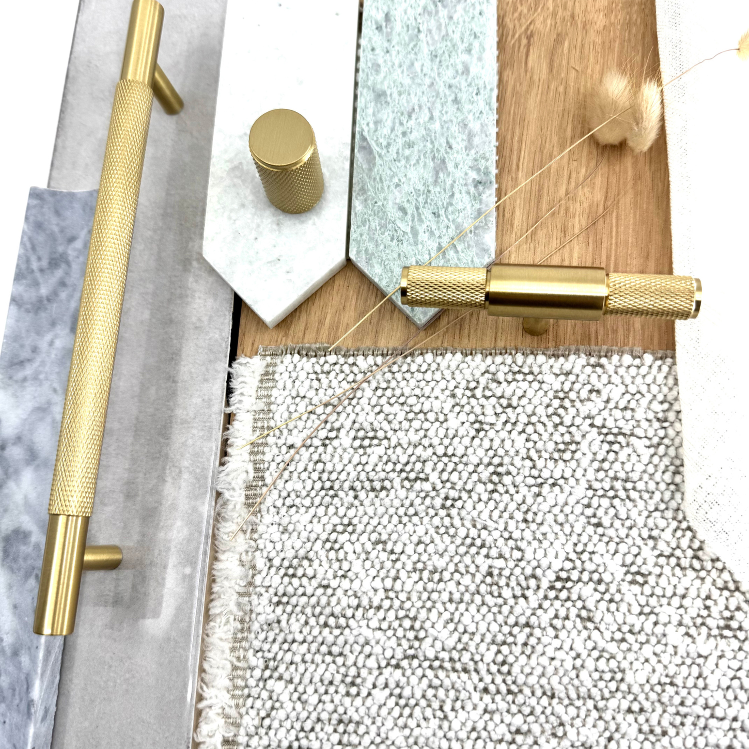 Floreat Brass Bar Cabinet Handle