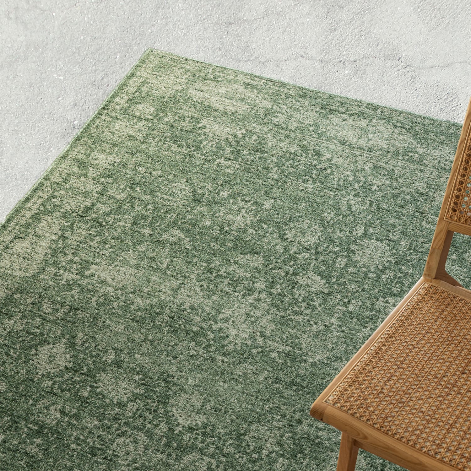 Green Allister Distressed Rug