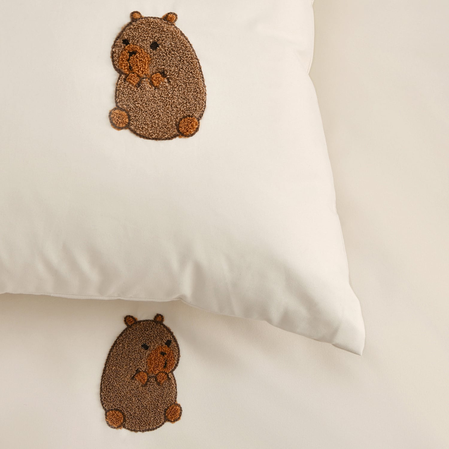 Tofu the Capybara Microfibre Quilt Cover Set