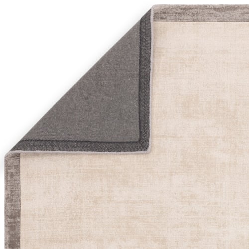 Silver Blade Border Hand-Woven Viscose Rug