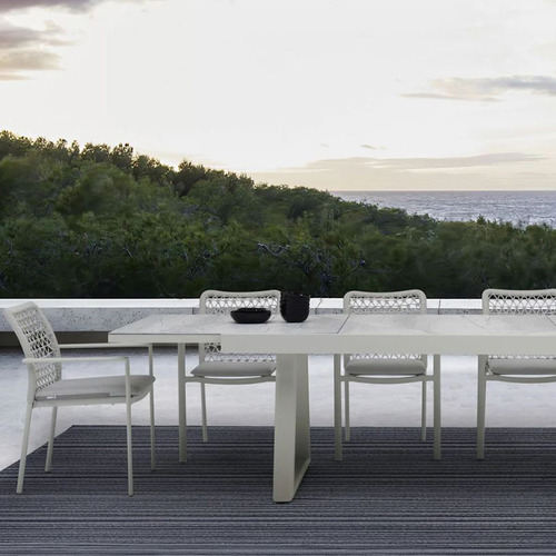 Verona Extendable Outdoor Dining Table