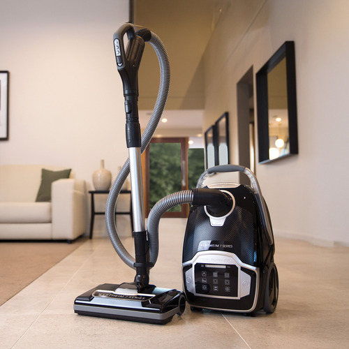 Wertheim Series 7 Bagged Vacuum Cleaner