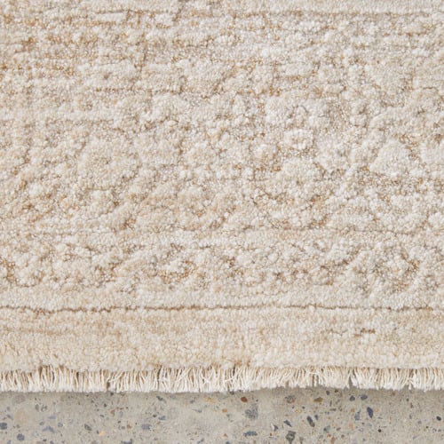 Natural Veil Runner