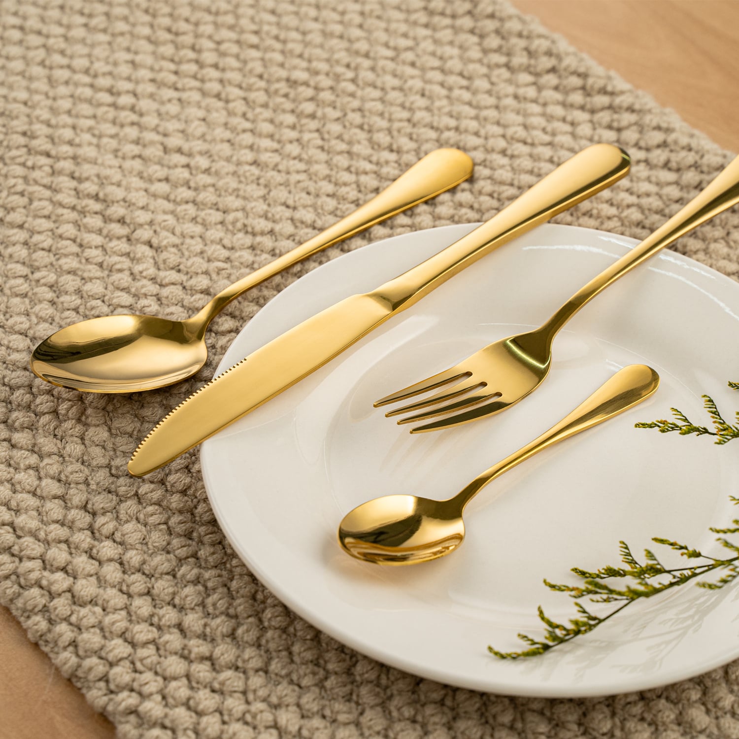 24 Piece Stainless Steel Cutlery Set