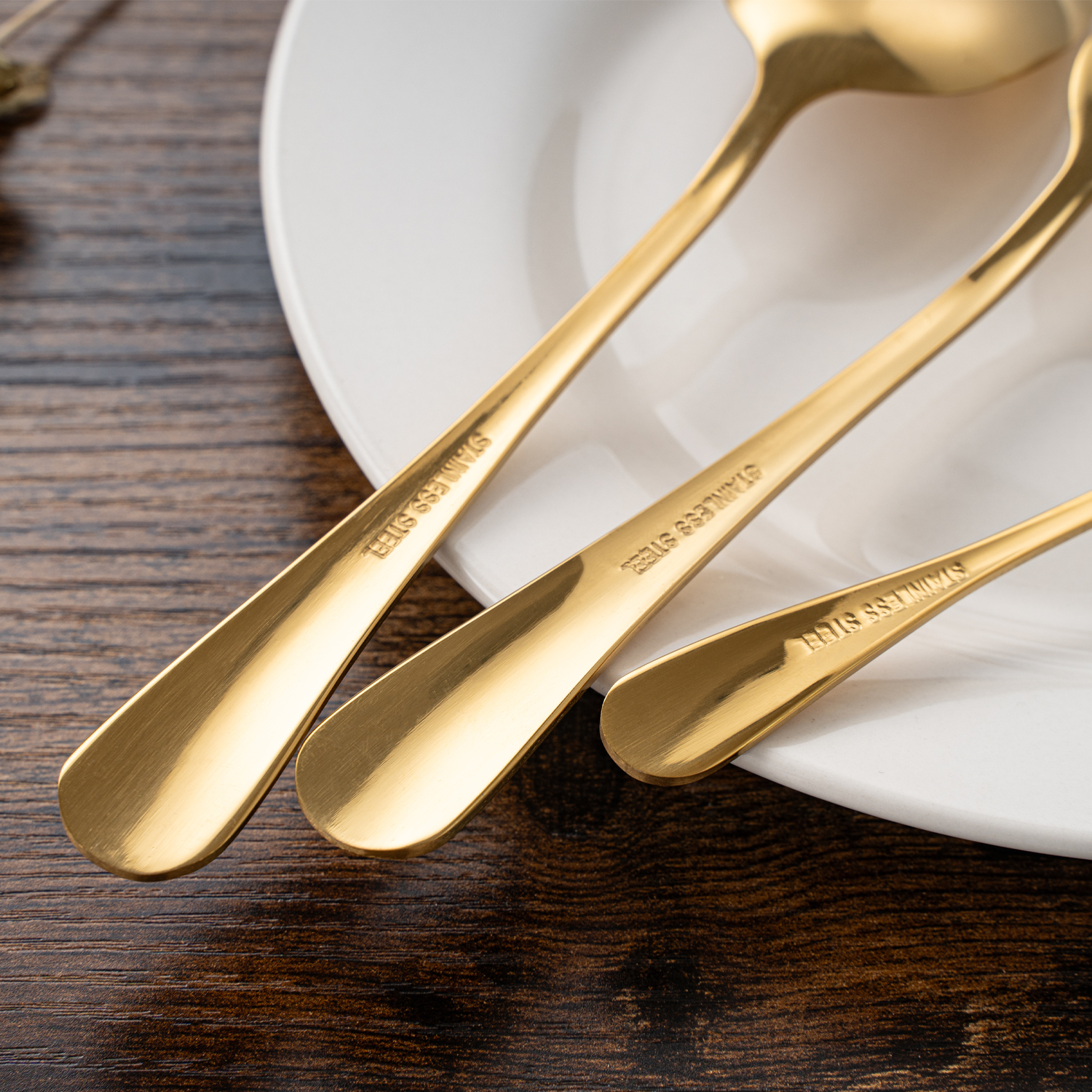 24 Piece Stainless Steel Cutlery Set