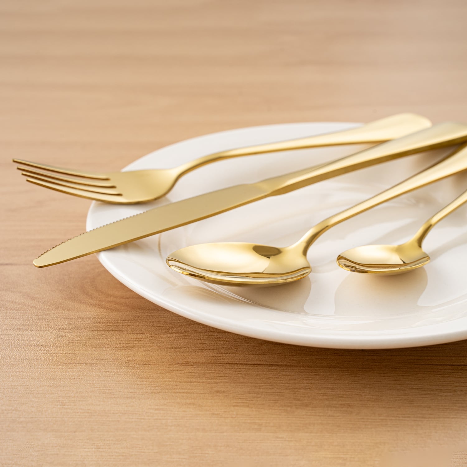 24 Piece Stainless Steel Cutlery Set