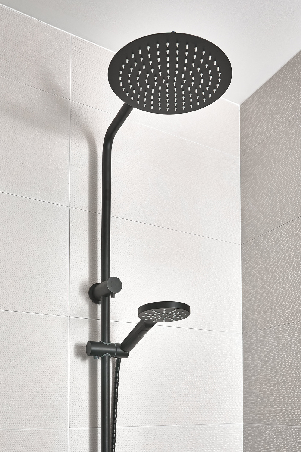 Lia-250mm-Round-Twin-Shower