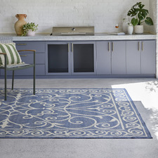 Blue Romy Newport Traditional Indoor/Outdoor Rug