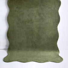 Green Astra Hand-Tufted Scalloped Rug