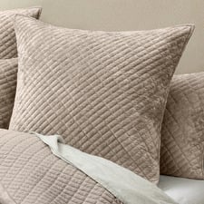 Quillon Velvet European Pillowcase