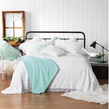 White Kalia Cotton Bedspread Set