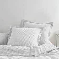 Deluxe Waffle White Quilt Cover Set