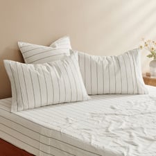Zinnia Yarn-Dyed Washed Cotton Standard Pillowcases (Set of 2)