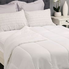 Good Night Easy Wash All Seasons Quilt