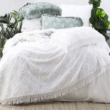 White Medallion Vintage Washed Tufted Cotton Bed Cover Set