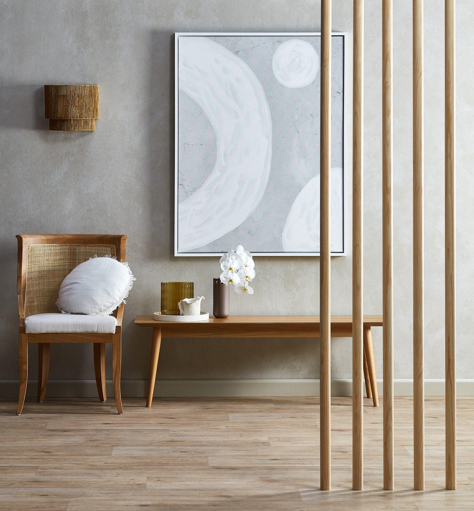 Casual Hallway room ideas. Raw & Refined hallway seating. By Temple