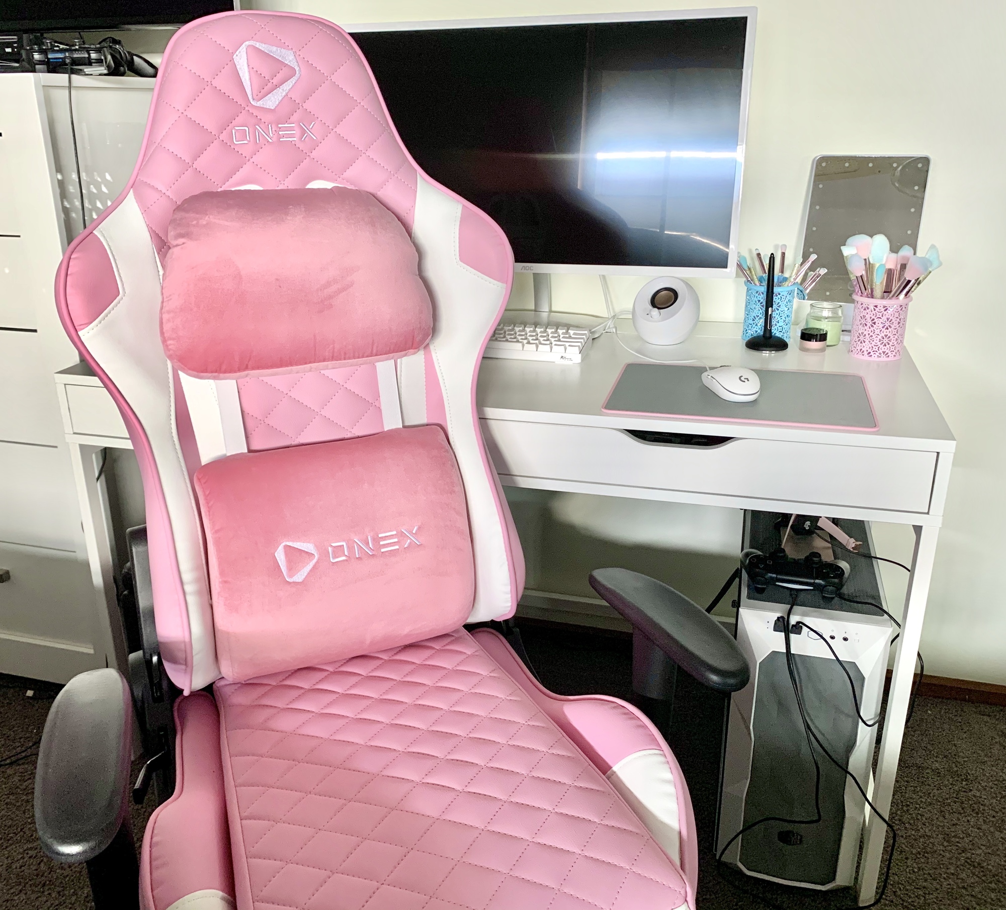 pink onex gaming chair