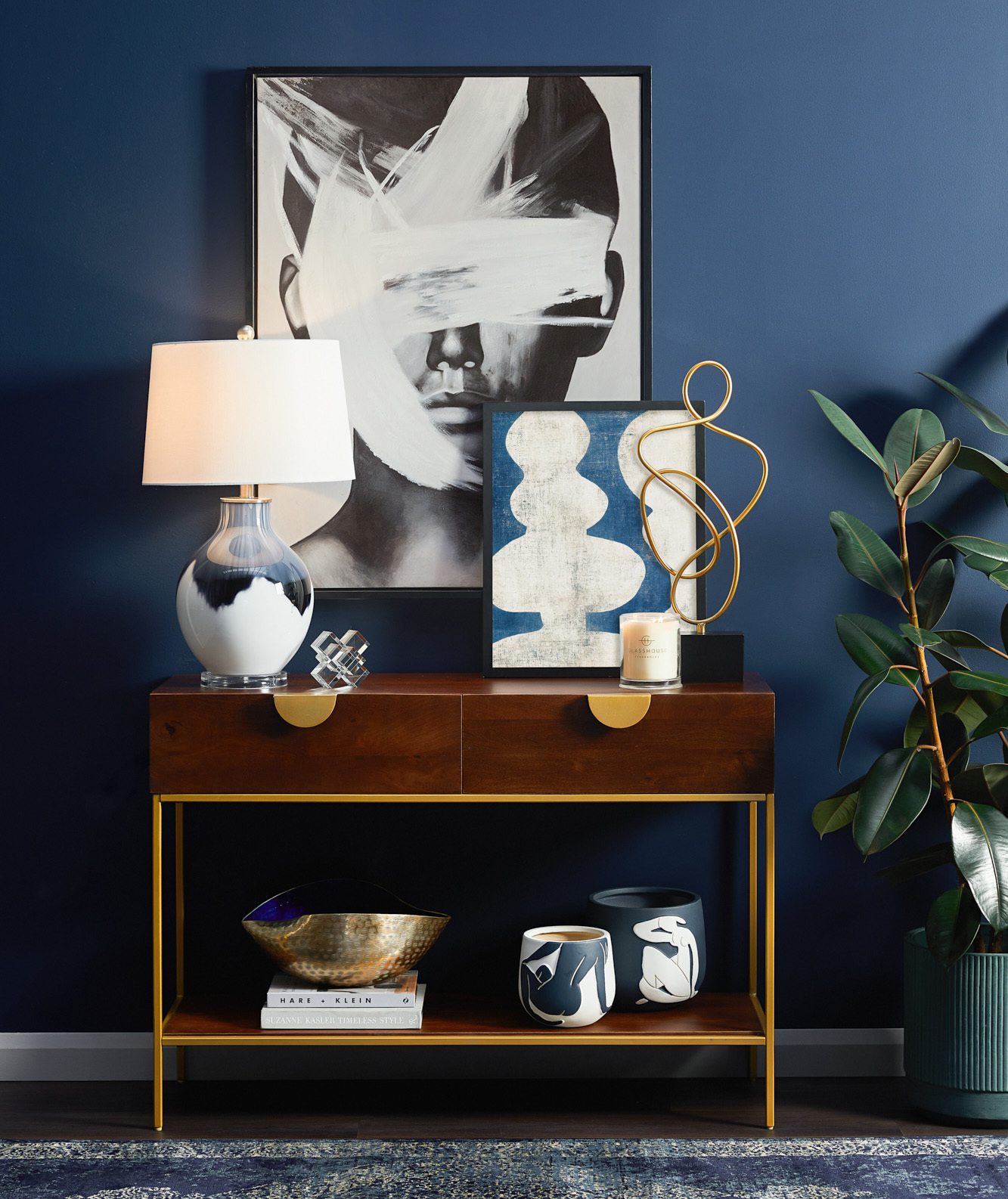 Luxe Hallway room ideas. Dim Elegant Hallway. By Temple & ster