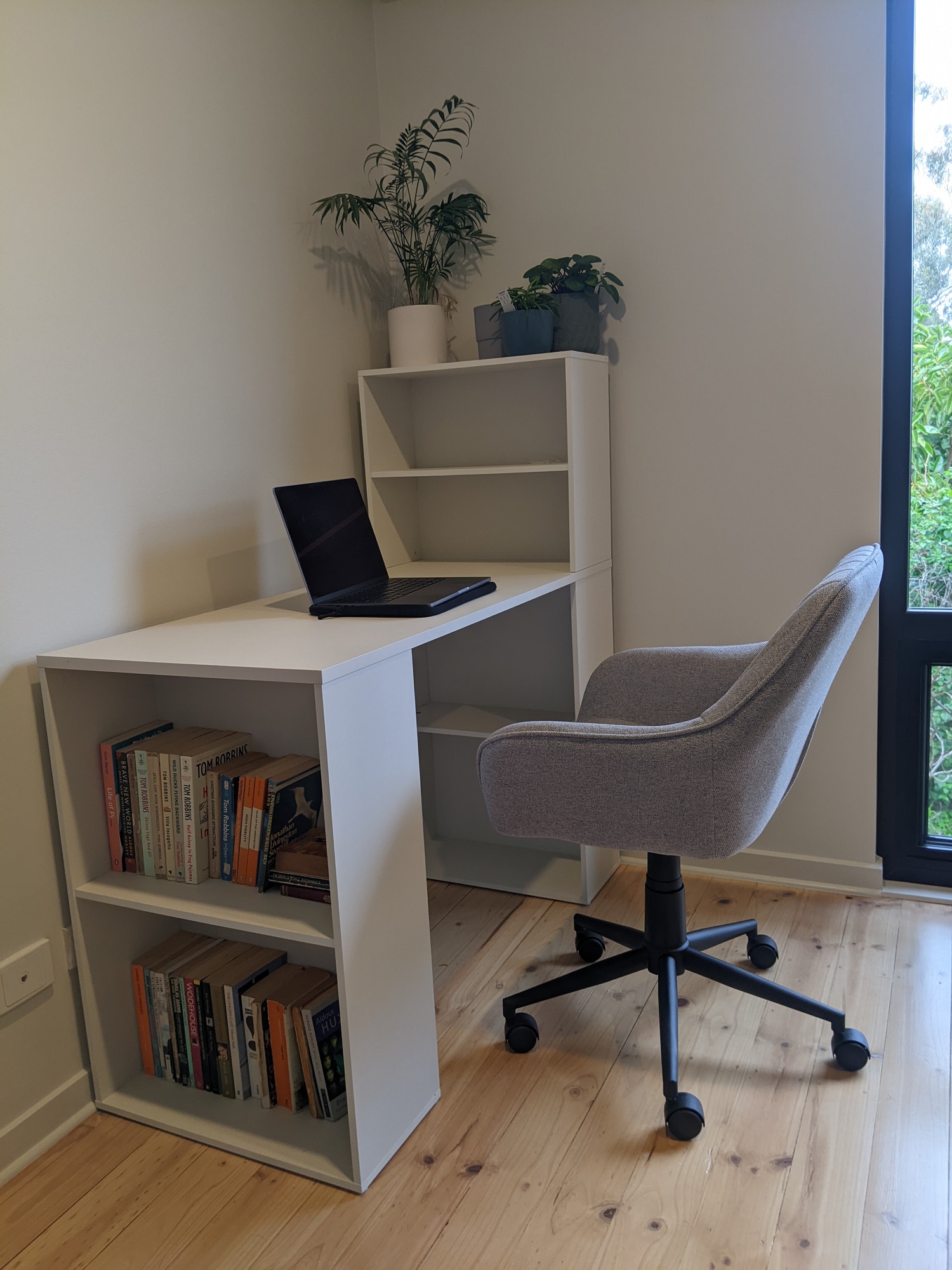 apartment desk chair