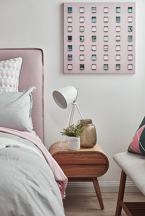 Styling &ndash; Jonathan Fleming. Image &ndash; Denise Braki.