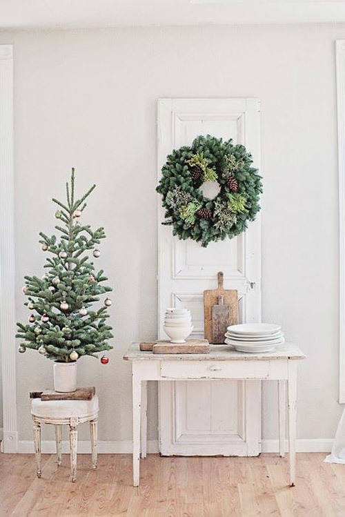 Karen McCartney pins Christmas