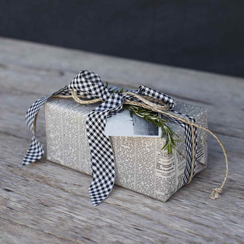 Christmas gift wrap, via Pinterest