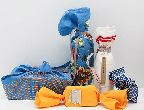 Christmas gift wrap via Pinterest