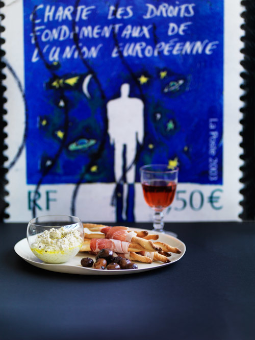 Artichoke Dip & Prosciutto Grissini