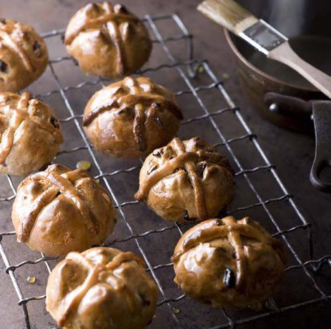 Hot-Cross-buns-Matthew Evans - Eatlove