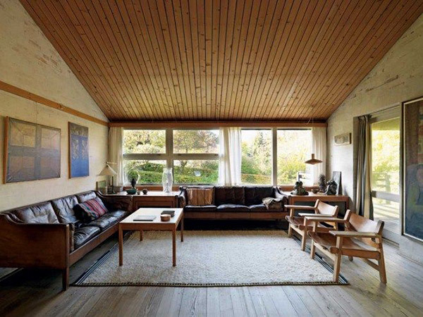 The home of Danish designer Borge Mogensen sums up so much of what is good about the Danish aesthetic. The use of warm timbers, particularly on the ceiling, simple clean lines in the furniture pieces and the uplighting aspect of natural light.