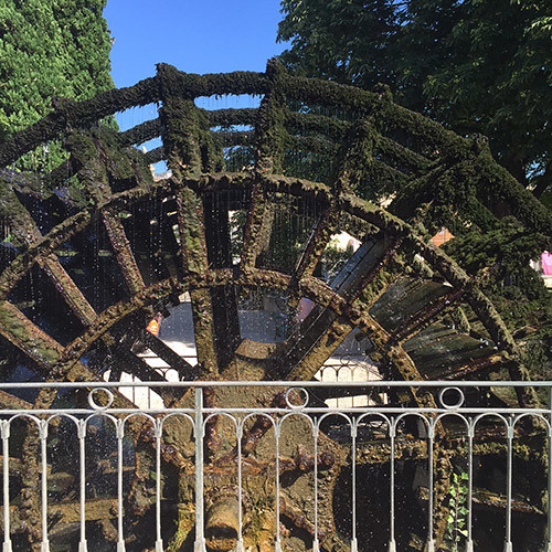 A day at L'Isle-sur-la-Sorge - Temple & Webster Journal