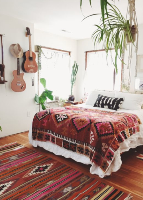 5 ways to use rugs in the bedroom Temple & ster