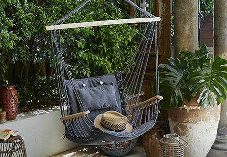 6 ways to make your outdoor space feel like a resort