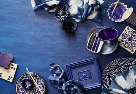 How to decorate with indigo blue