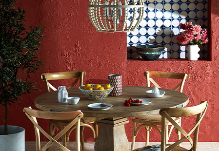 How to create a modern Tuscan dining setting