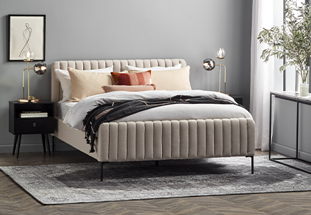 How to pick a rug for your bedroom