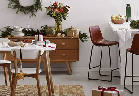 How to entertain in smaller spaces