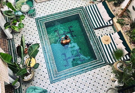 Instagram inspo for the colour peacock
