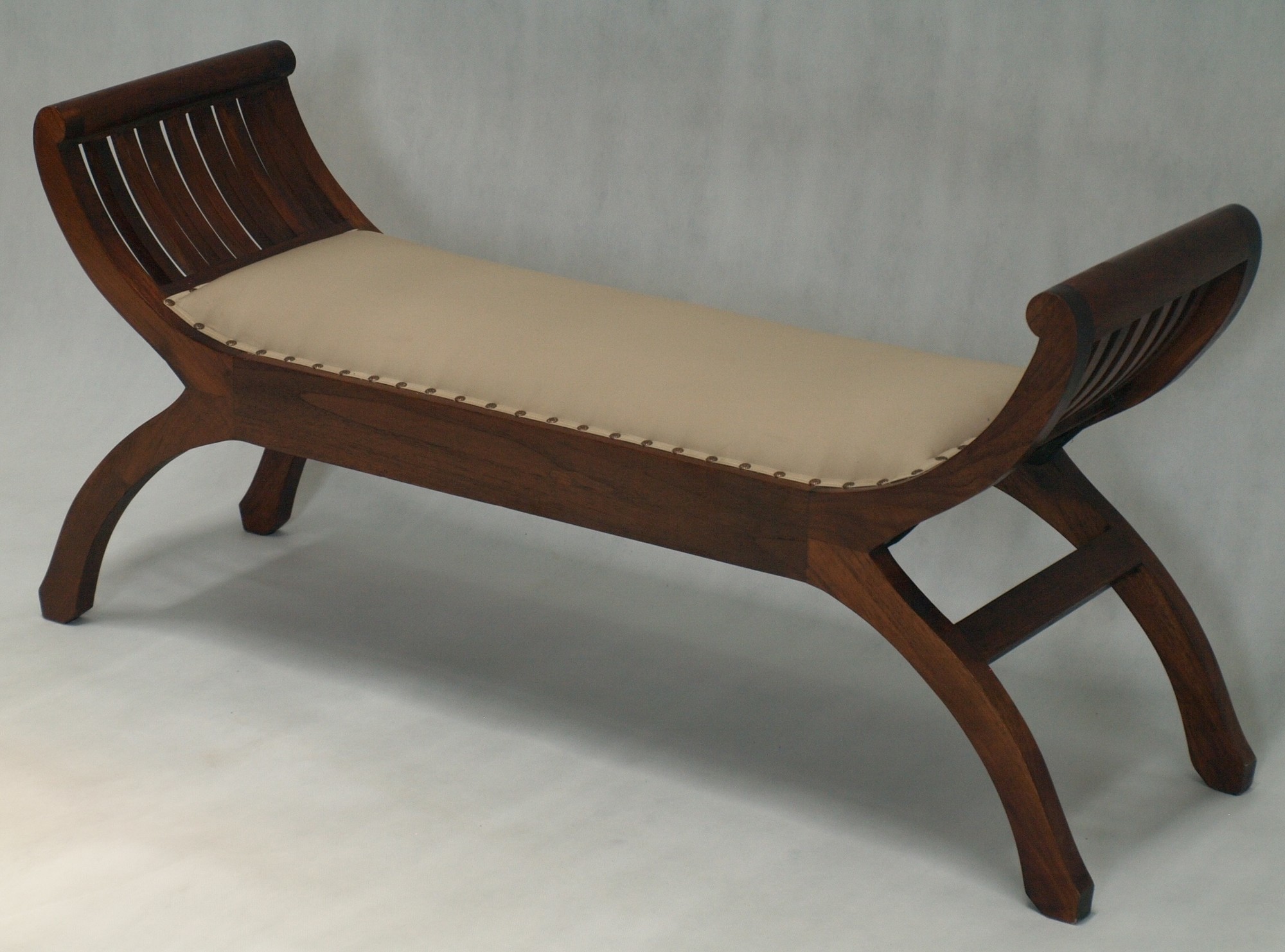 kartini bench seat