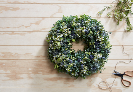How to make easy floral Christmas wreaths: Part 3