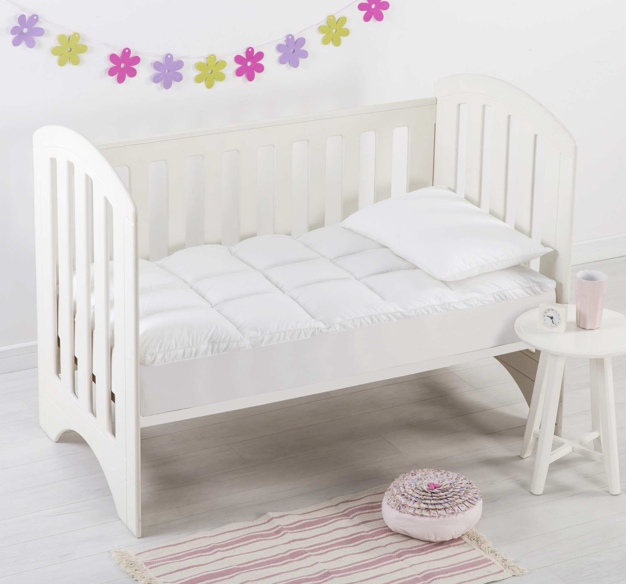 size of baby cot