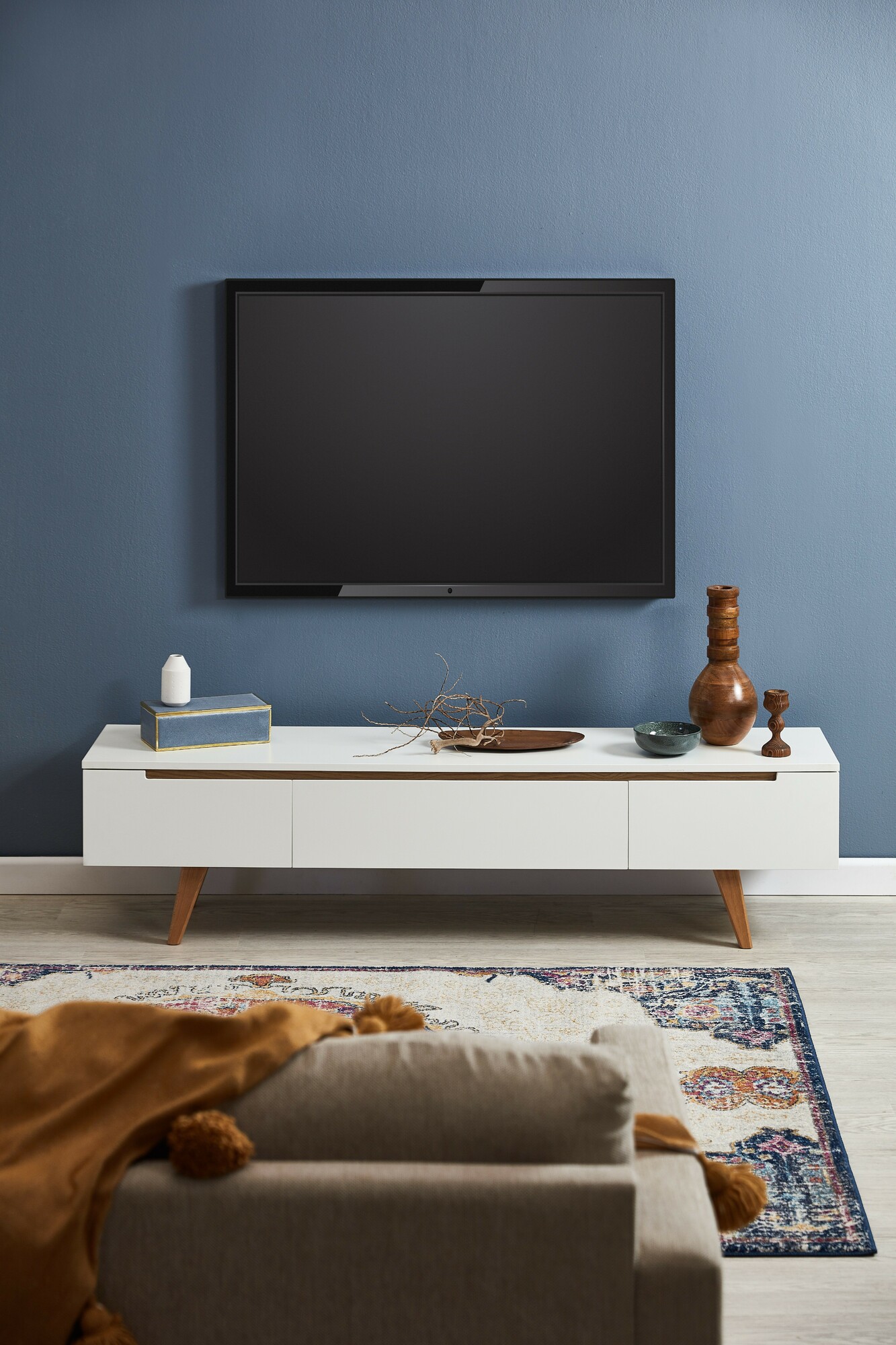 NEW Finn Scandinavian TV Unit Temple